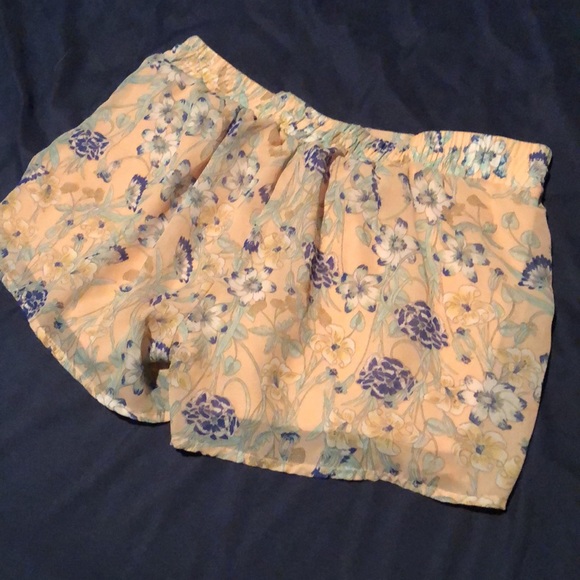 Sm Pink blue flowered sheer layered rewind ⏪ shorts - Picture 5 of 6